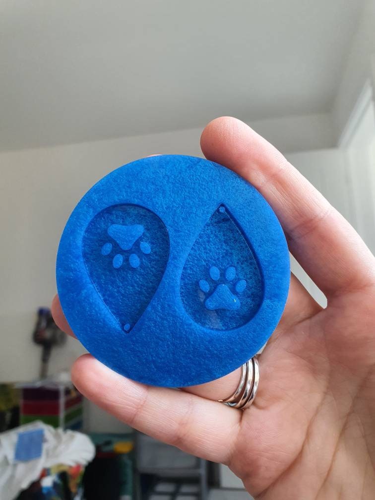 1.5 inch Dog Paw Teardrop Earrings Silicone Mould