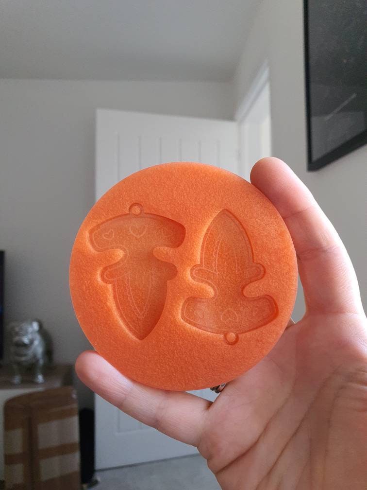 2 inch Shadow Daggers Silicone Mould