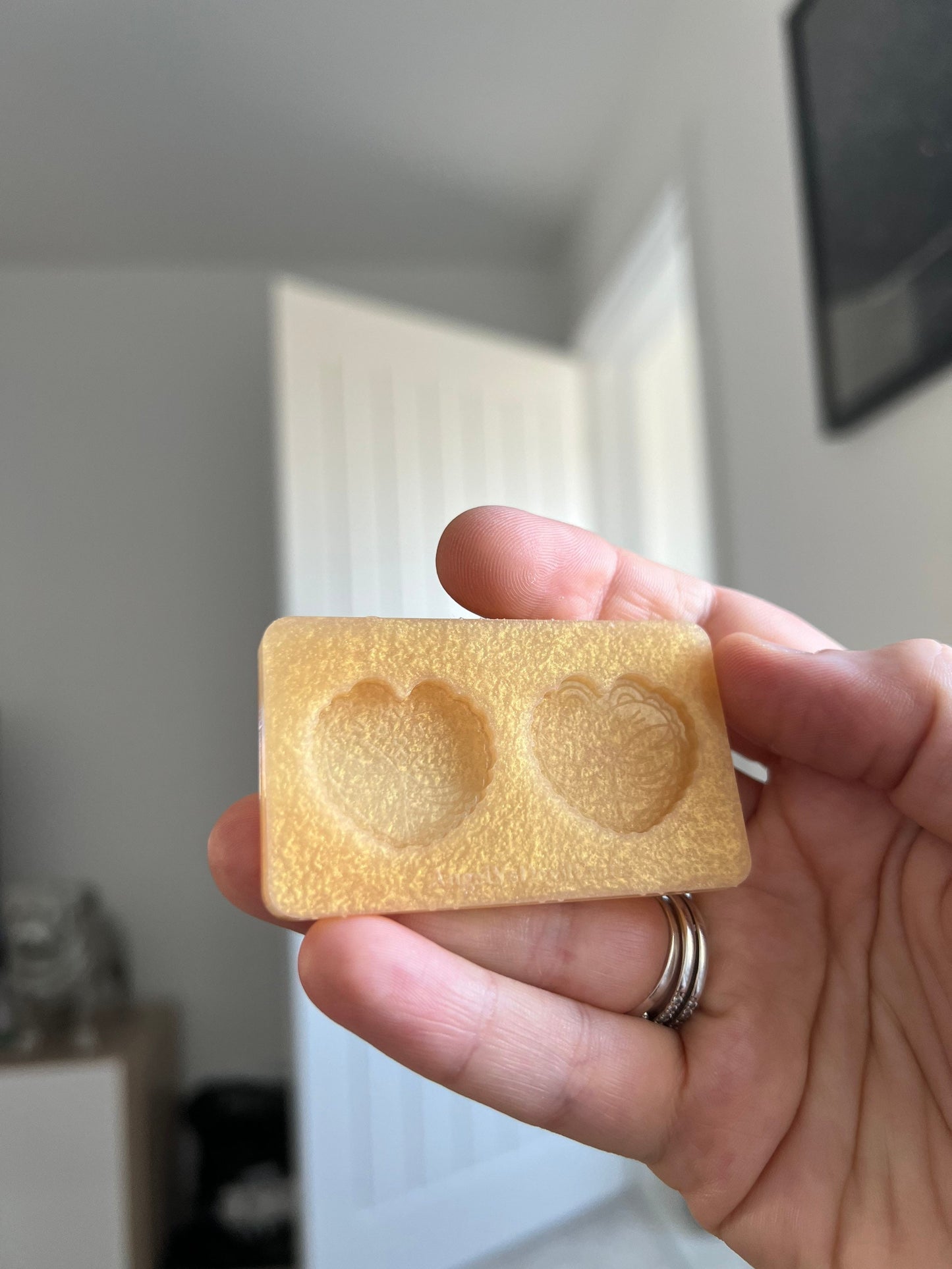 1 inch Tiger Butt Hearts Silicone Mould