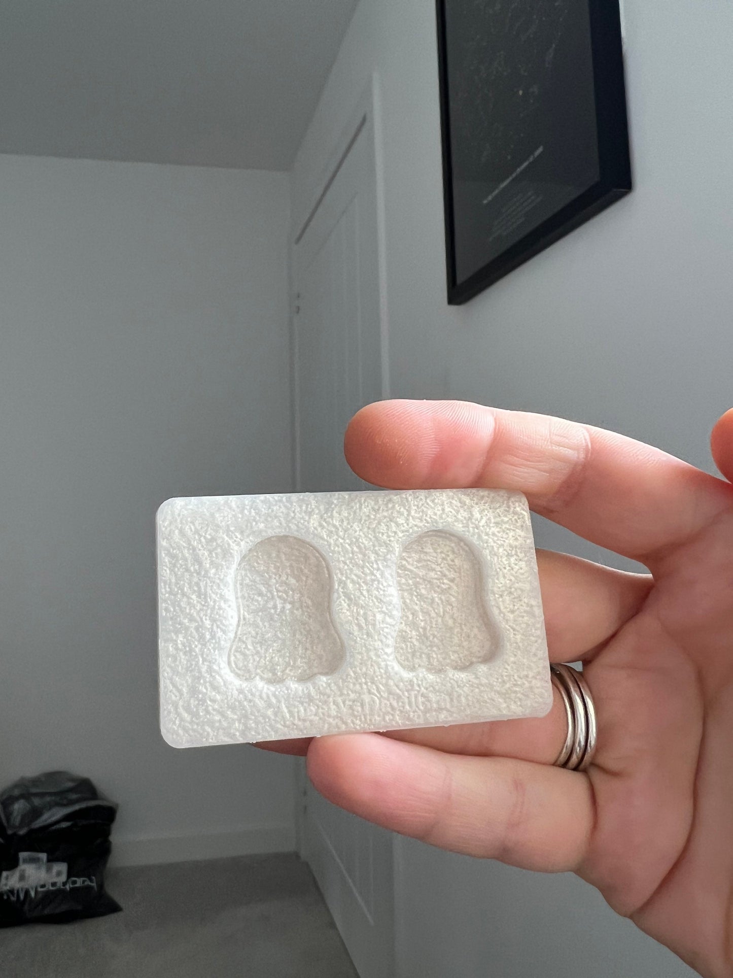 1 inch Shy Ghosts Silicone Mould