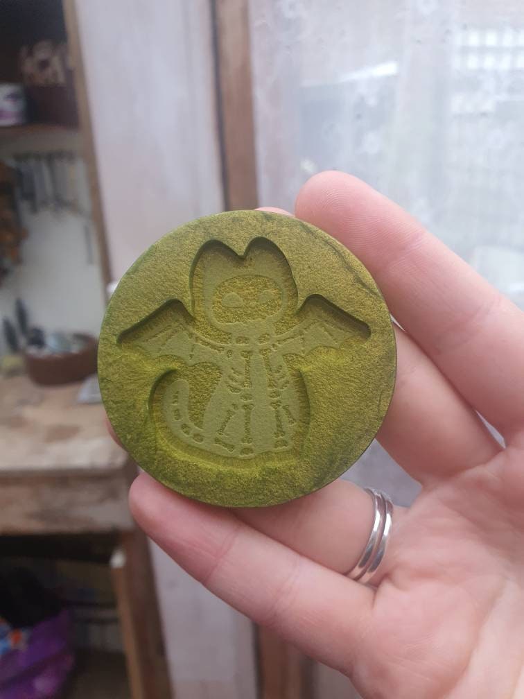 2 inch Winged Skeleton Kitty Silicone Mould
