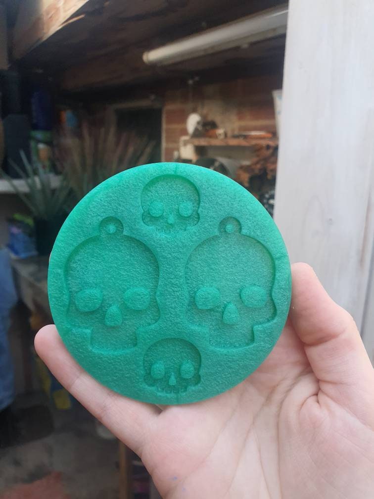0.75 inch and 2 inch Skull Heads Silicone Mould