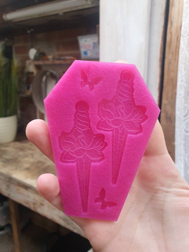 3 inch Floral Daggers Silicone Mould