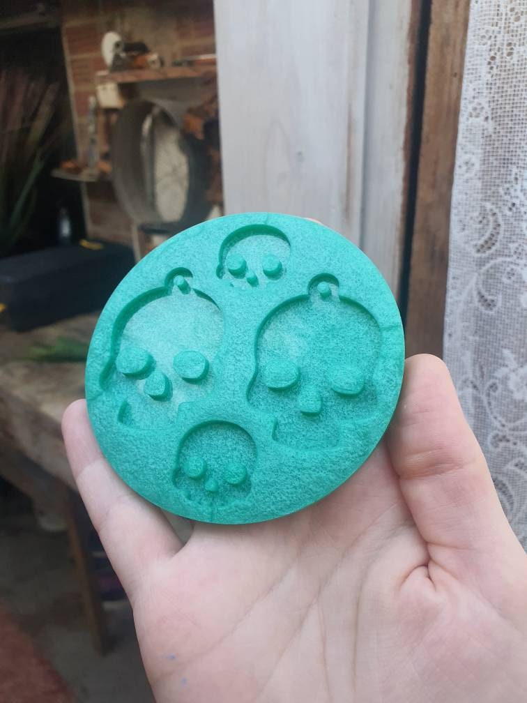 0.75 inch and 2 inch Skull Heads Silicone Mould