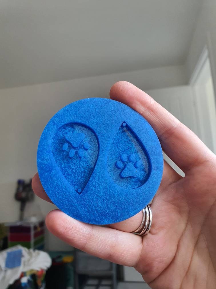 1.5 inch Dog Paw Teardrop Earrings Silicone Mould