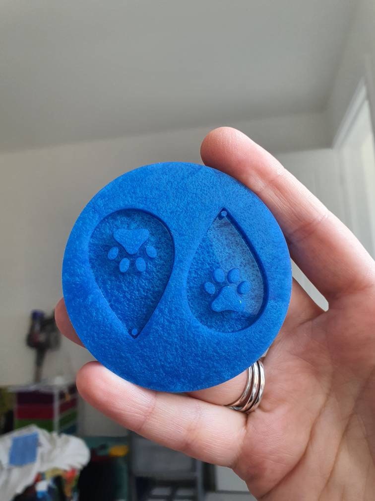 1.5 inch Dog Paw Teardrop Earrings Silicone Mould
