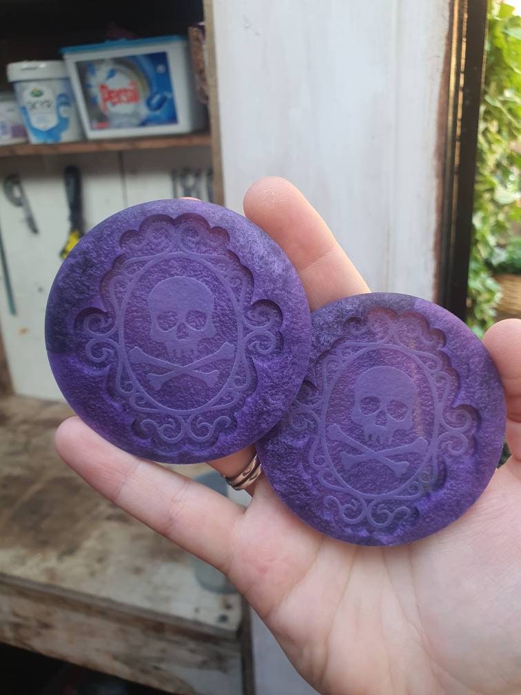 2 Framed Skulls Silicone Moulds