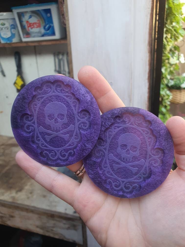 2 Framed Skulls Silicone Moulds