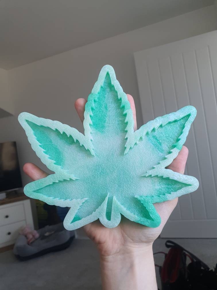 7 inch Weed Leaf Silicone Mould