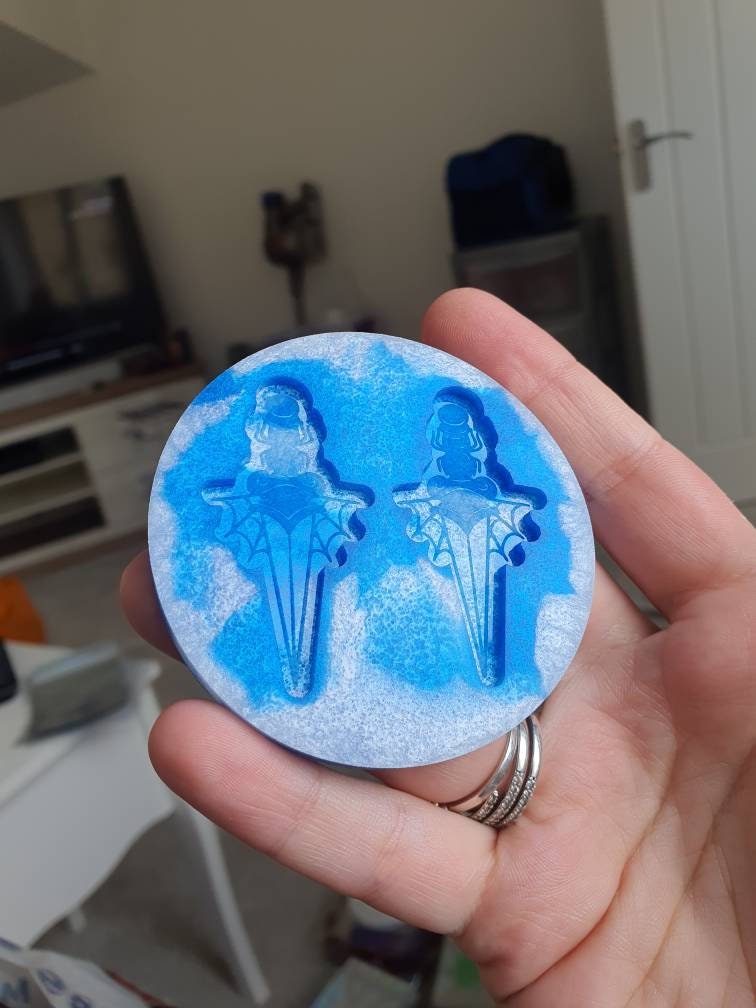 2 inch Web Daggers Silicone Mould