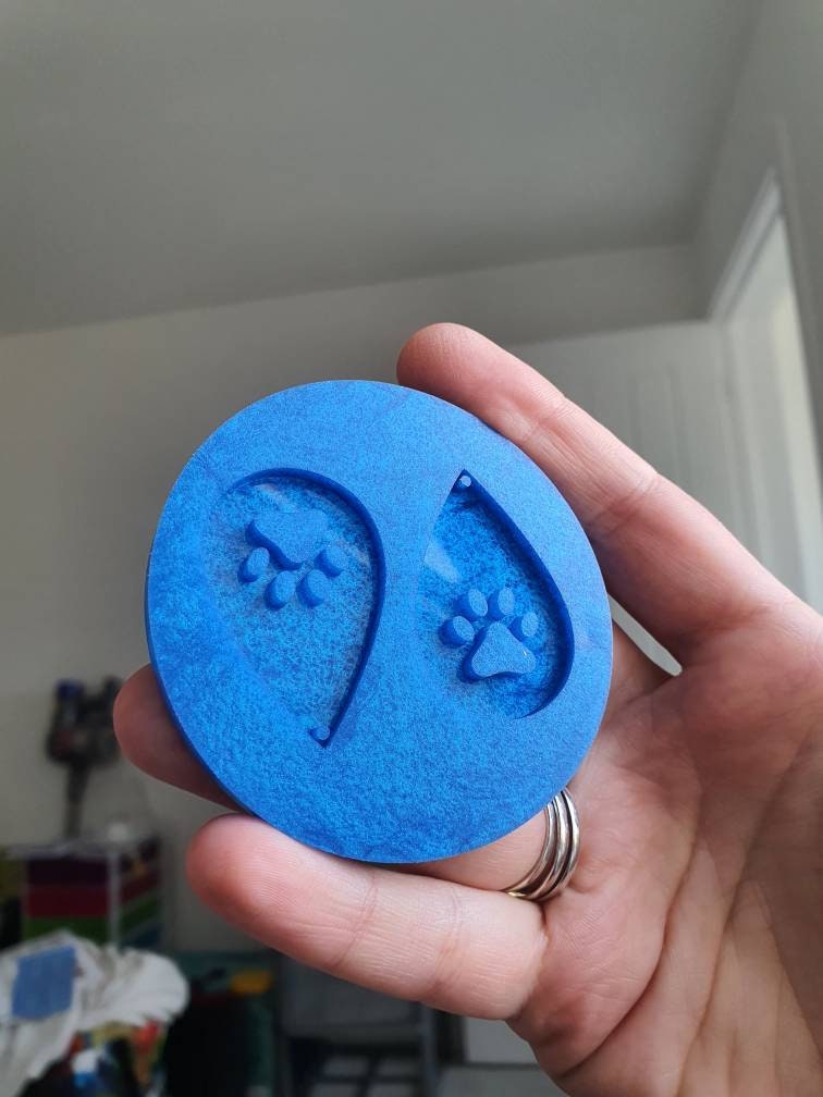 1.5 inch Dog Paw Teardrop Earrings Silicone Mould