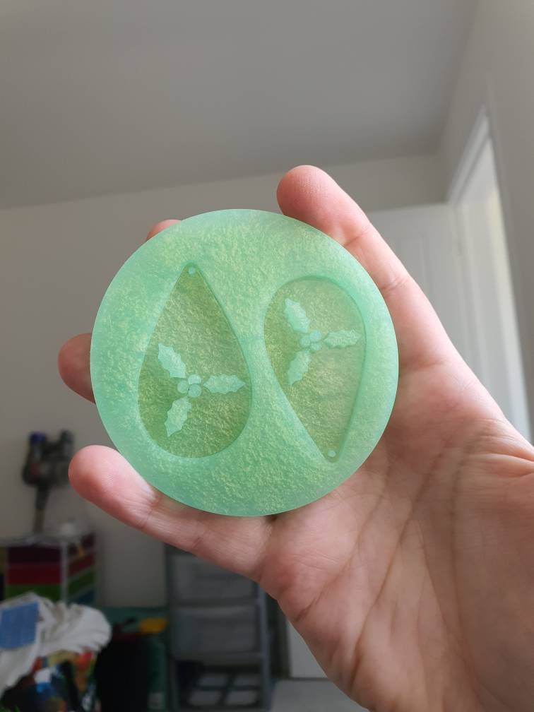 2 inch Christmas Holly Teardrop Earrings Silicone Mould