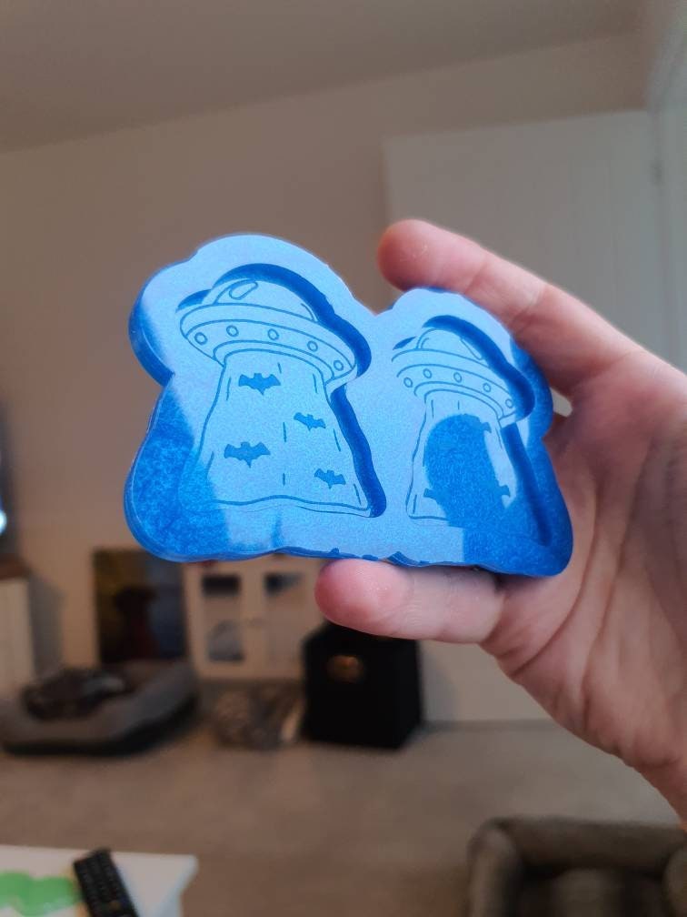 2 inch Bats Abduction UFOs Silicone Mould