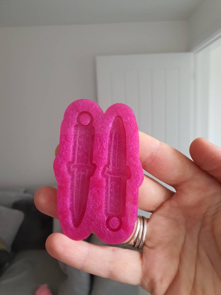 2.5 inch Heart Daggers Silicone Mould