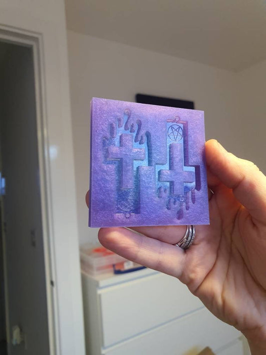 2.5 inch Dripping Pentagram Crosses Silicone Mould