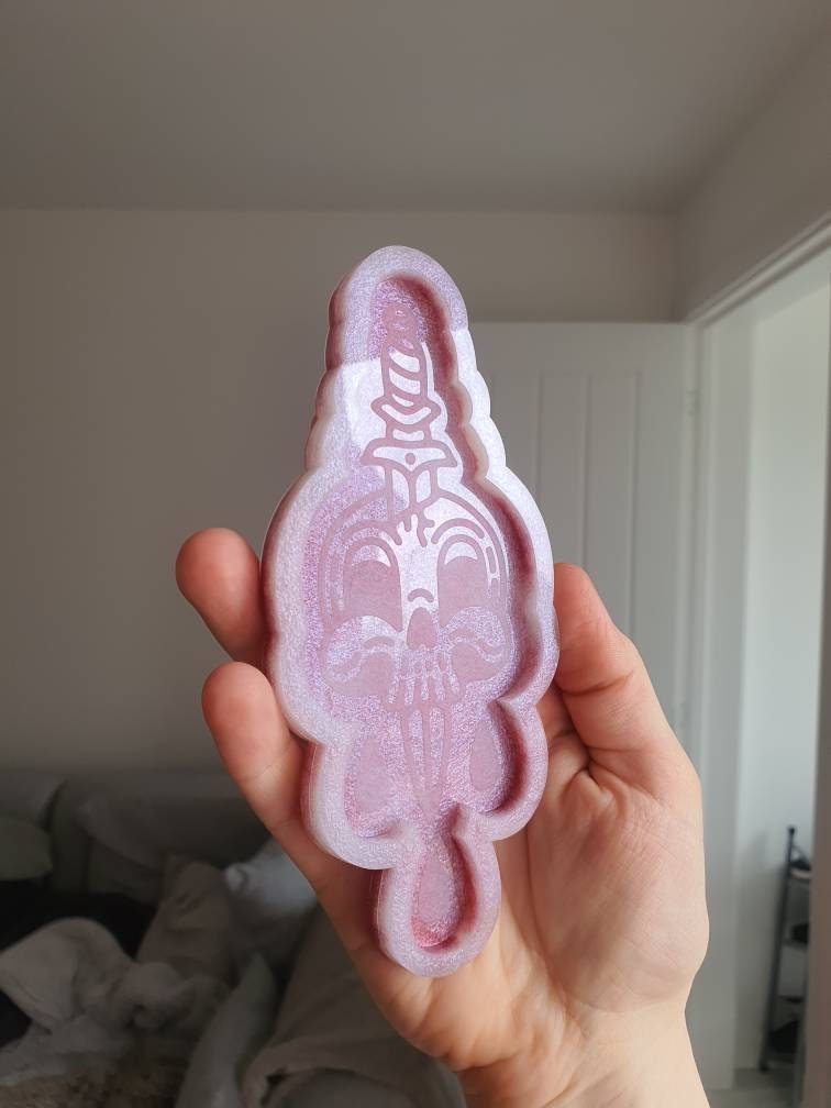 6 inch Dripping Skull Dagger Silicone Mould