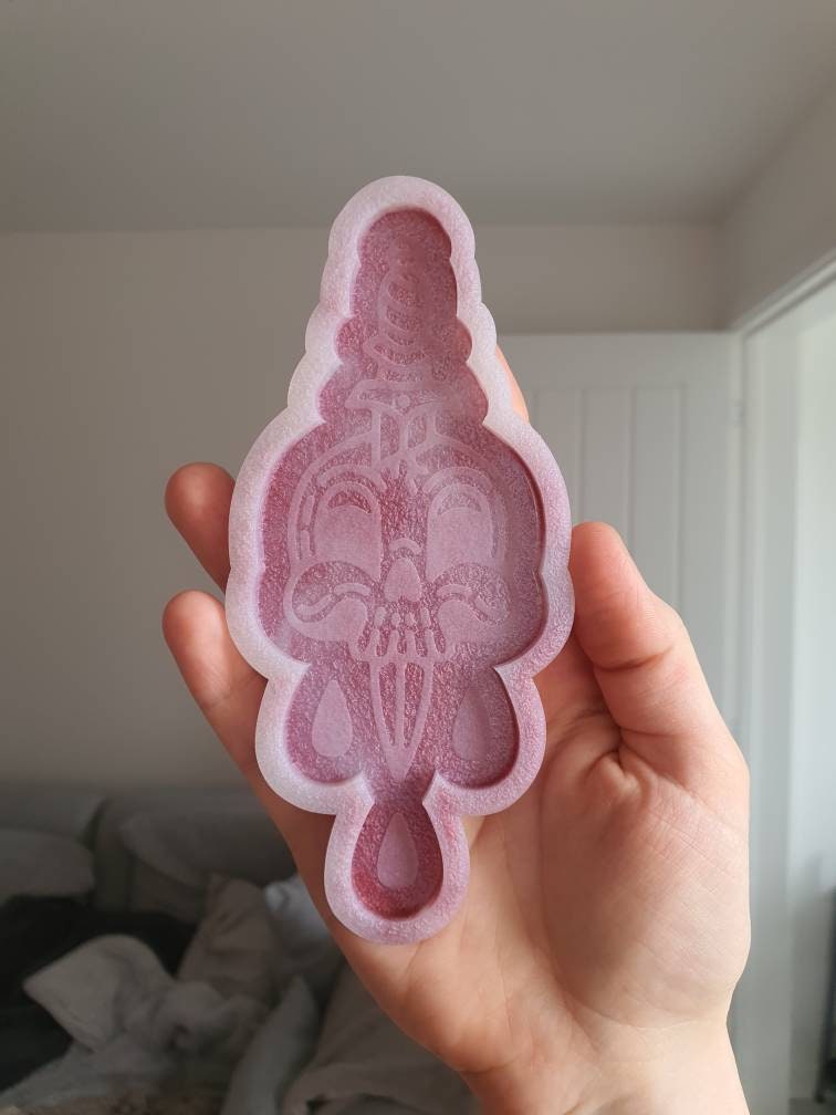 6 inch Dripping Skull Dagger Silicone Mould