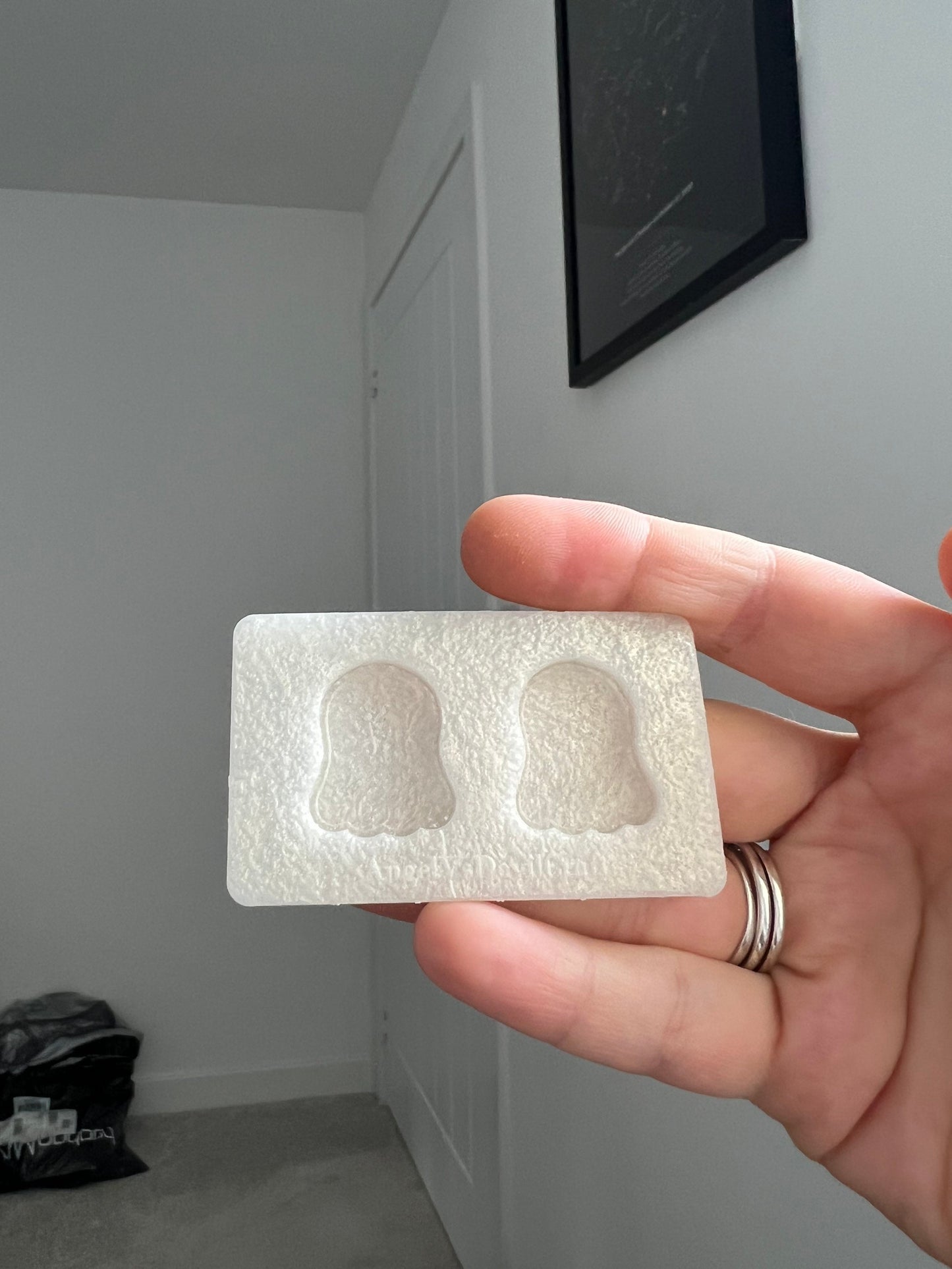 1 inch Shy Ghosts Silicone Mould
