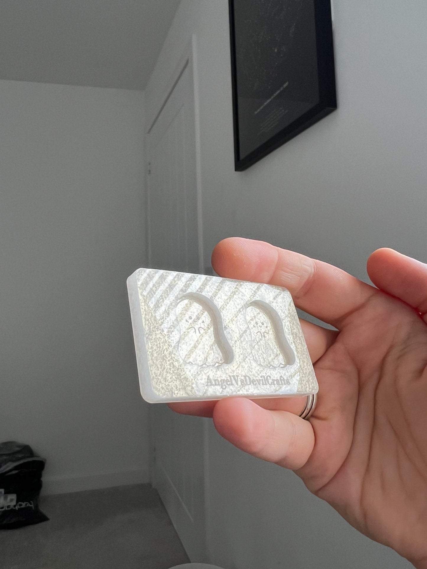1 inch Shy Ghosts Silicone Mould