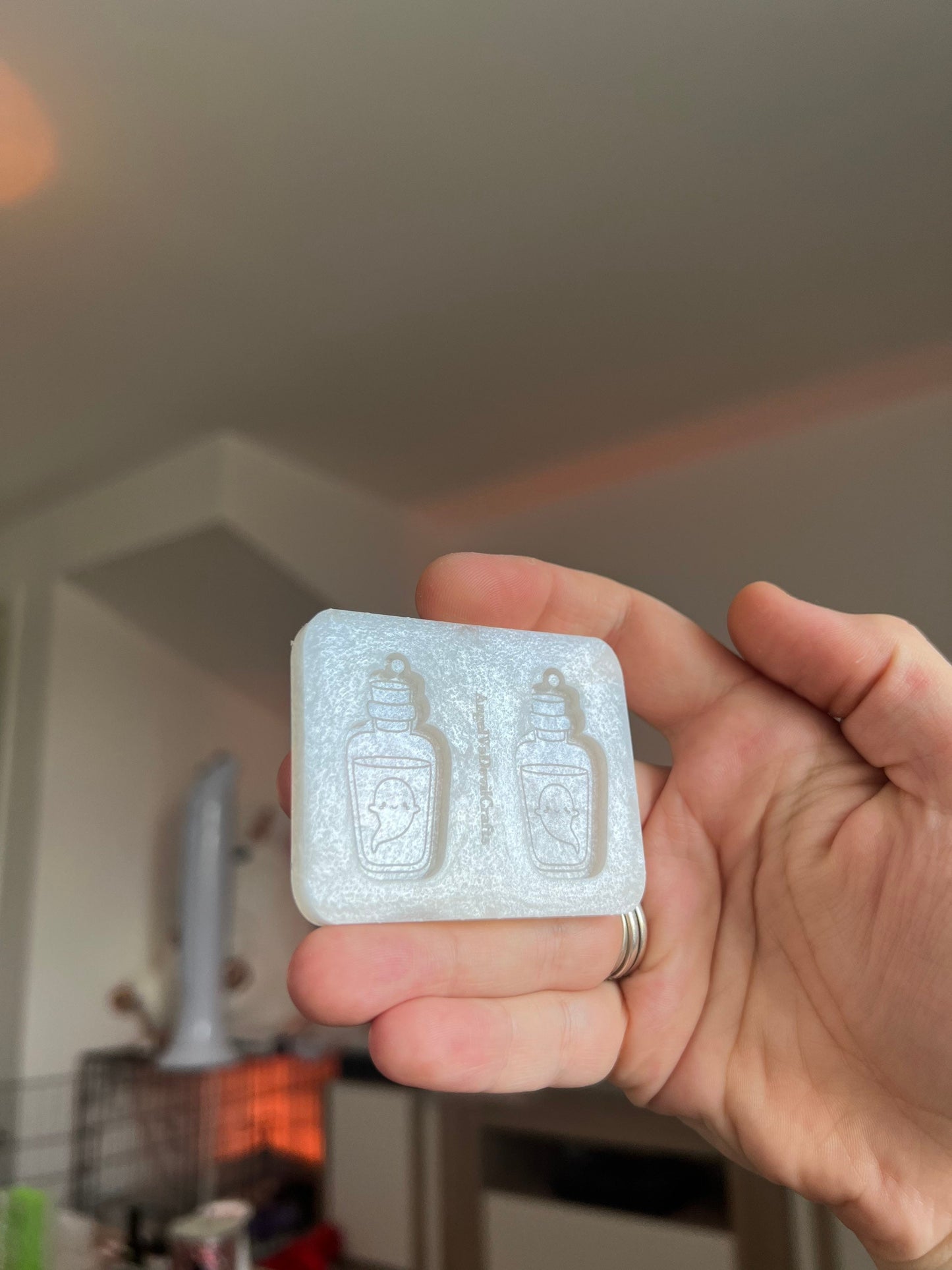 1.5 inch Cute Ghost Potions Silicone Mould