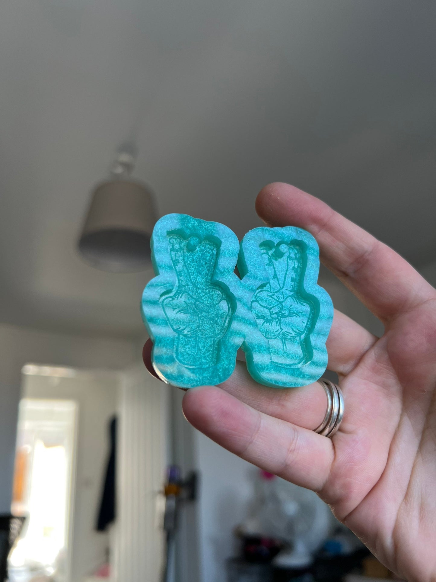 1.75 inch Peace Zombie Hands Silicone Mould